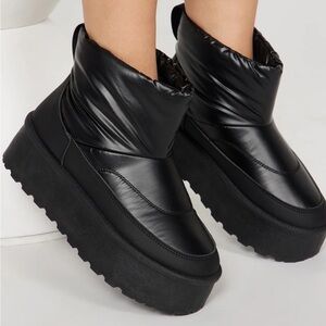 Charlotte Russe Black Platform Ankle Boots Size 7 Chunky Lug Sole Trendy